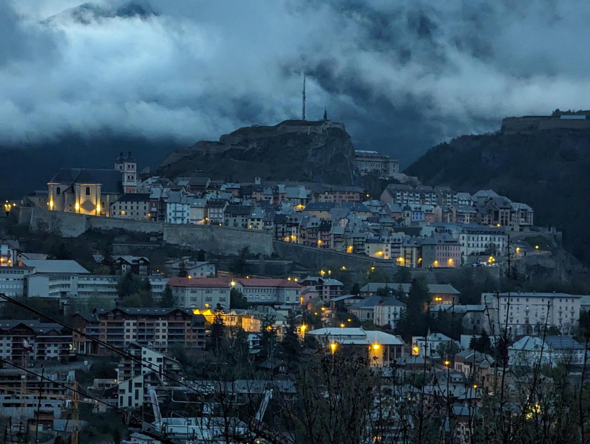Les Cles Des Pistes Lägenhet Puy-Saint-Pierre Exteriör bild